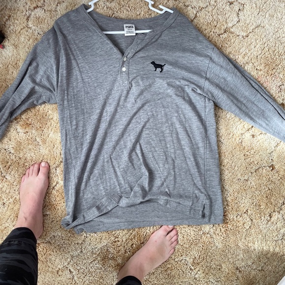 PINK Victoria's Secret Tops - PINK‎ long sleeve t shirt